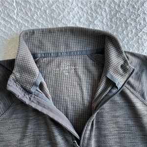 Lot of 2 men’s Vineyard Vines 3/4 zip shirts.  Size Medium